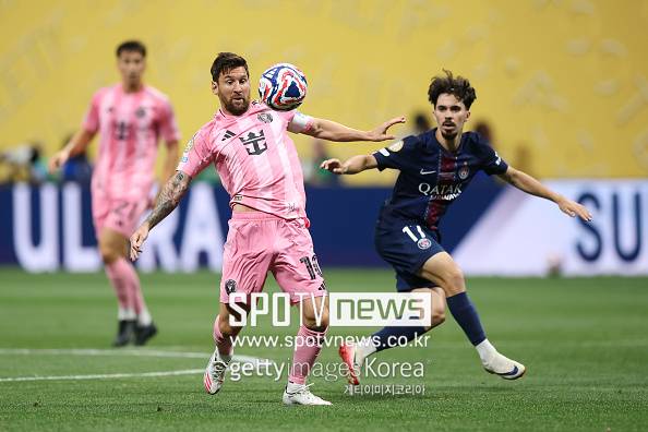 ‘세계 최고 팀에서 뛰는 한국인’ 메시 제압했다! 이강인, 20분 동안 맹활약…PSG 클럽월드컵 8강 진출 ‘인터 마이애미 4-0 대파’