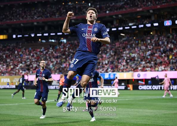 ‘세계 최고 팀에서 뛰는 한국인’ 메시 제압했다! 이강인, 20분 동안 맹활약…PSG 클럽월드컵 8강 진출 ‘인터 마이애미 4-0 대파’