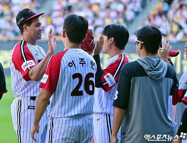 만원관중 앞에서 10점 차 대패→롯데와 1G 차...LG, 2위 수성 위태롭다 [잠실 현장]