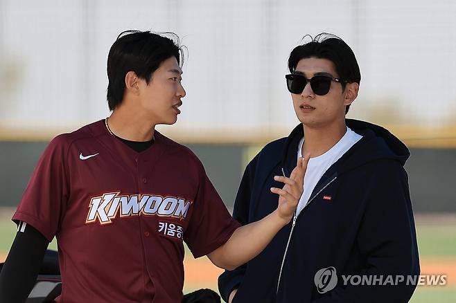 MLB 4개 구단 스카우트 고척 방문…송성문은