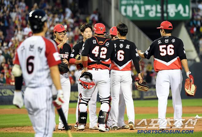 '이게 진짜 맞나' KIA 1위인데, LG 8위-삼성 9위라니…여름 대반전 현실인가