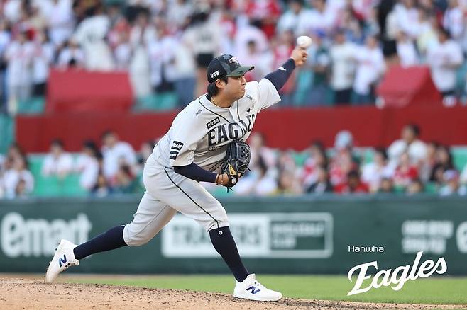 한화에 김서현-폰세 말고 1점대 또 있다… FA 시장 잔잔한 파도? 레전드도 “달라졌다” 칭찬