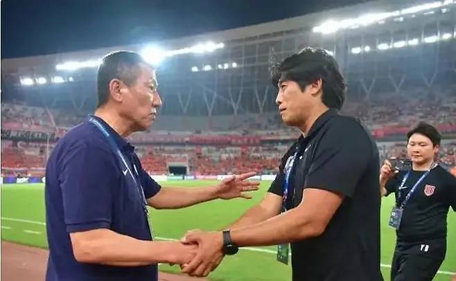 최강희 산둥 감독 '초비상'→'中 WC 탈락' 대표팀 감독 부임설 '급물살'…위약금 15억 변수