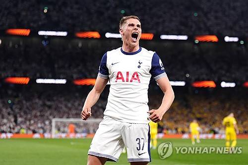 韓 축구, 충격과 비통의 소식…'손흥민 방 빼?' 토트넘, 차기 캡틴까지 확정→