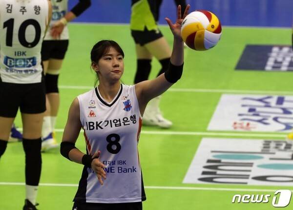 '김연경 대체자' 필요했던 흥국생명, '실업리그 폭격기' 박민지 영입...제2의 최윤이 효과 노려