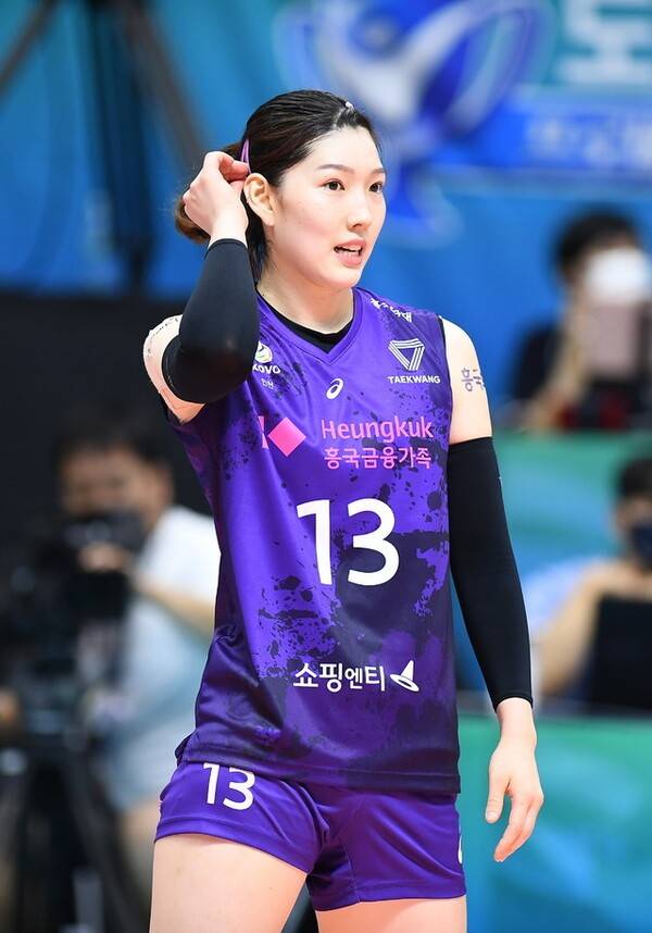 '김연경 대체자' 필요했던 흥국생명, '실업리그 폭격기' 박민지 영입...제2의 최윤이 효과 노려