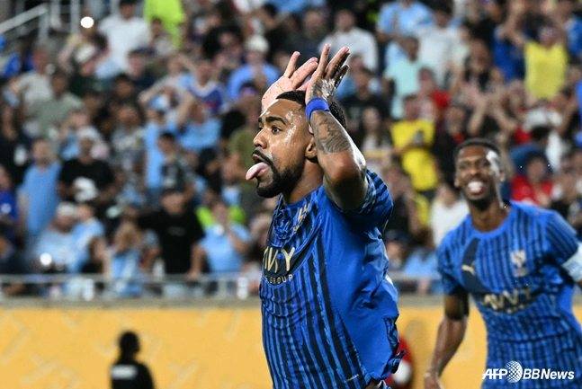 '충격' EPL 4연속 챔피언 맨시티, 사우디 알 힐랄에 패배! 클럽월드컵 16강 탈락... 4실점 와르르→'역대급 대이변'