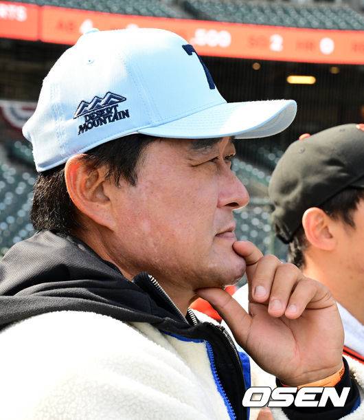 구단 몰래 감독직 제안, 시즌 도중 제자들 버린 이종범…“한국야구 발전 위해서” 해명 왜 납득하기 어려울까