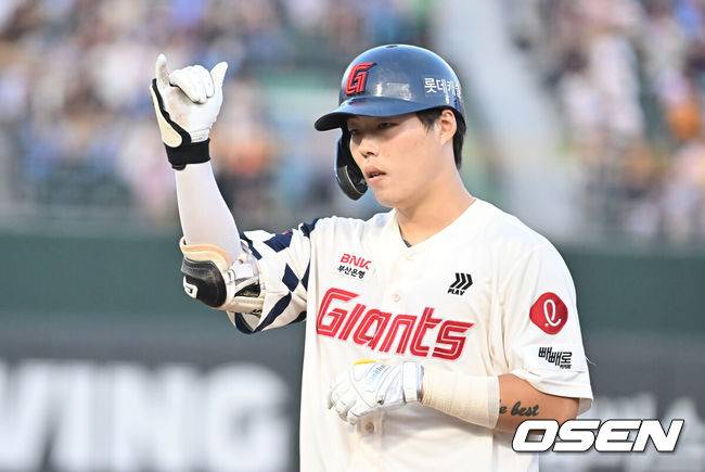 유일 멀티히트 롯데 ‘올스타 2루수’, 왜 경기 후반 교체됐나…
