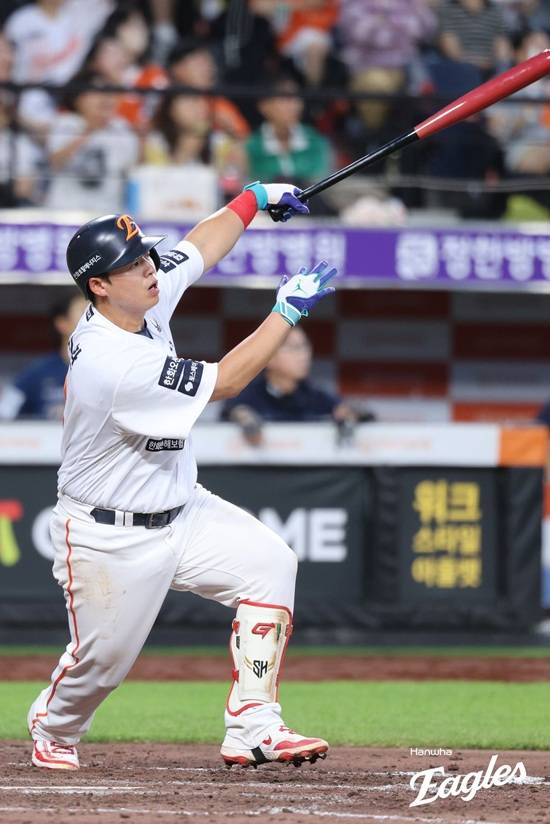 7월1일에도 '1위는' 한화 이글스입니다! '약속의 8회 6득점' NC에 8-4 대역전승…문현빈 결승 스퀴즈+채은성 쐐기 3점포 [대전:스코어]