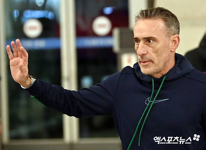 韓 축구, 아시아 8강 탈락!→충격에 빠졌던 모습 생생한데…한국 이기고 아시안컵 우승, 그 감독 中 온다
