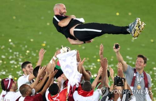 韓 축구, 아시아 8강 탈락!→충격에 빠졌던 모습 생생한데…한국 이기고 아시안컵 우승, 그 감독 中 온다