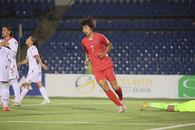 한국, 북한에 명함도 못 내밀판...'아시아 최강'답게 예선서 10-0 미친 골폭격→역시 'FIFA 랭킹 9위' 우승 후보