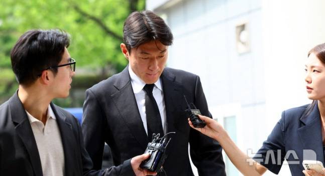 황의조 선수 생명 위기, 이젠 소속팀도 없다... 국내 복귀도 사실상 불가능