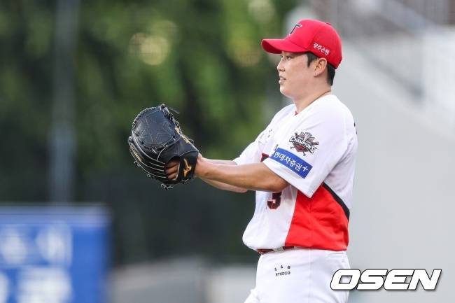 두 번의 방출, 불굴의 20년차 저니맨 빛나는 팀 퍼스트...역전 이끈 4⅓이닝도 고마운데