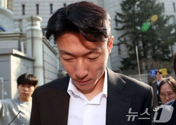 대굴욕! '불법 촬영 혐의' 황의조,