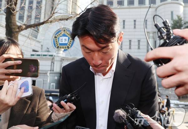 대굴욕! '불법 촬영 혐의' 황의조,