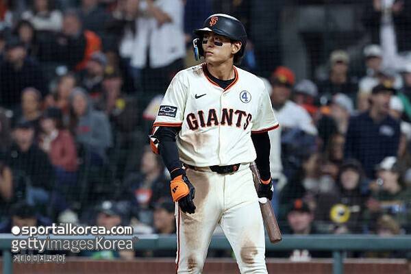 '이정후는 범인이 아니다' 해도 해도 너무한 샌프란시스코 '물방망이'…'ERA 5.75' 몰락한 에이스도 살려 줬다