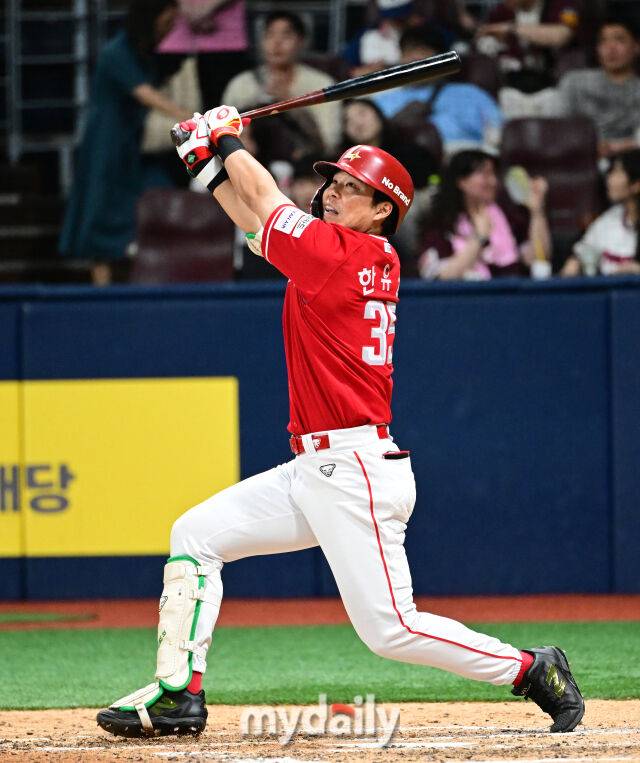 SSG가 김광현을 냈는데 아슬아슬했다, 타선 폭발로 KIA 8-5 제압→한유섬과 고명준 좋은 활약 →이도현 데뷔전 쓴맛[MD광주]