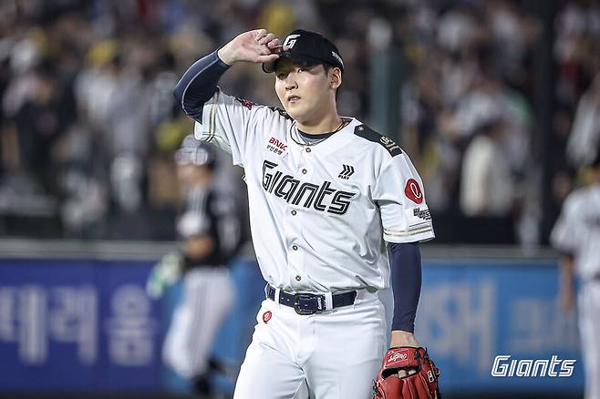 '롯데에 온 괴물투수 158km 찍었다' 감보아 벌써 6승, 2위 LG 1경기차 추격…전준우 결승포 [사직 게임노트]