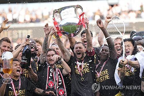 韓 축구사 '최고 미남' 드디어 컴백!…조규성 1년 만에 훈련장 등장