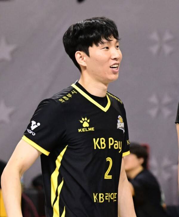 실력은 아시아 5, 6위권인데 연봉은 세계 정상급 수준, V리그 연봉 이게 맞나?