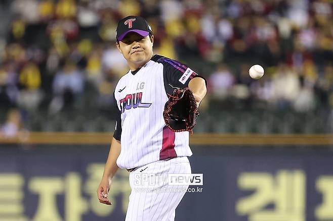 '150km 회복' LG 52억 전액보장 필승카드 드디어 몸값하나…사령탑은 실점해도