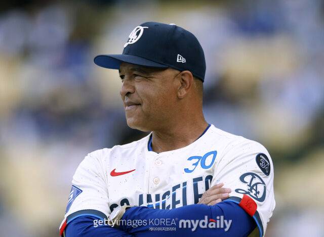 '시즌아웃'이라더니, 또 말 바꾼 로버츠 감독…日 퍼펙트괴물 복귀 가능성 시사