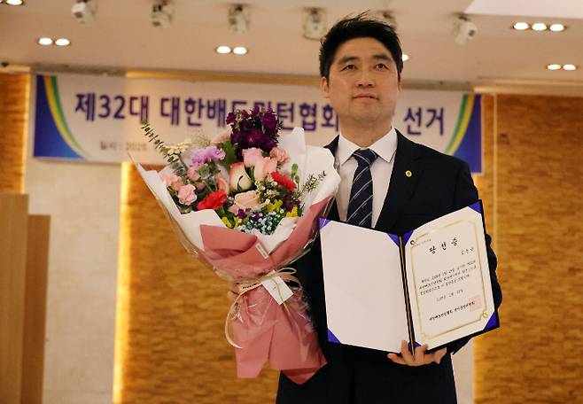 '안세영은 최고 대우, 협회는 반토막' 걱정 말라던 유인촌 장관, 문체부는 생색만 냈나