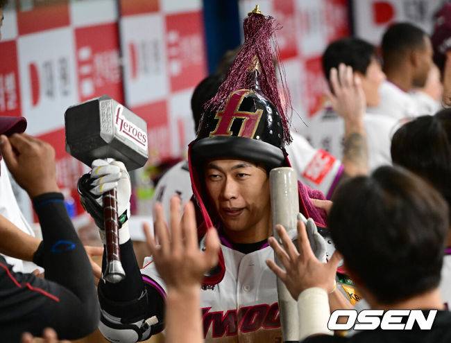 이러다 진짜 ML 가겠네…롯데 안타왕 제치고 WAR 1위 우뚝, 찬란한 6월 보상 받다 [공식발표]