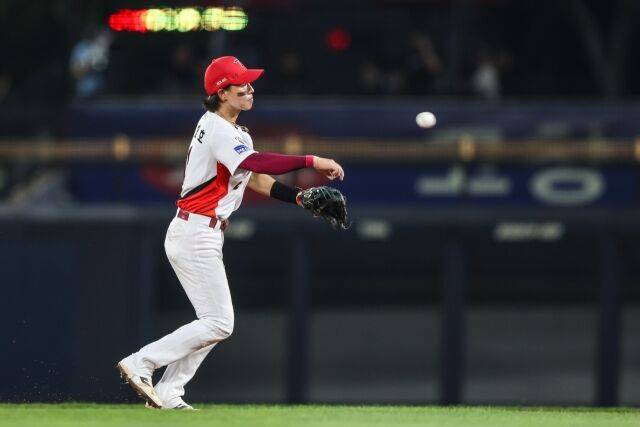 “에라 모르겠다” KIA 박찬호는 역시 KBO 최고의 안타도둑…9회초 미친 센스까지 ‘이게 고급야구’[MD광주]
