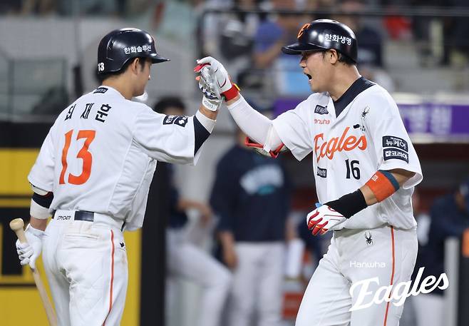 '280분 혈투' 회장님도 집에 못 갔다…'0:2→5:3→5:5→6:6→6:7→7:7' NC-한화, 결국 무승부 [대전:스코어]
