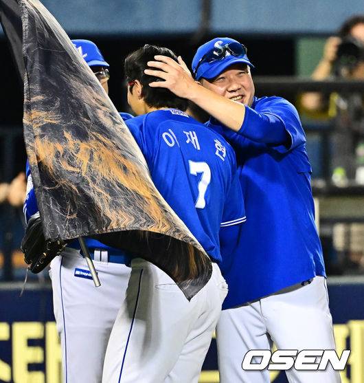 9회 역전 만루포는 이재현이 쳤는데, 박진만 왜 ‘이 선수’ 먼저 칭찬했나 “박승규 침착함 덕에 분위기 넘어와”