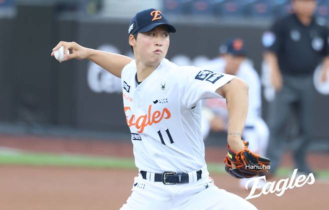 78억 주고 데려왔는데 평균 4⅓이닝…'1위 경쟁' 한화, 5회도 못 버티는 엄상백 어떡하나 [대전 현장]