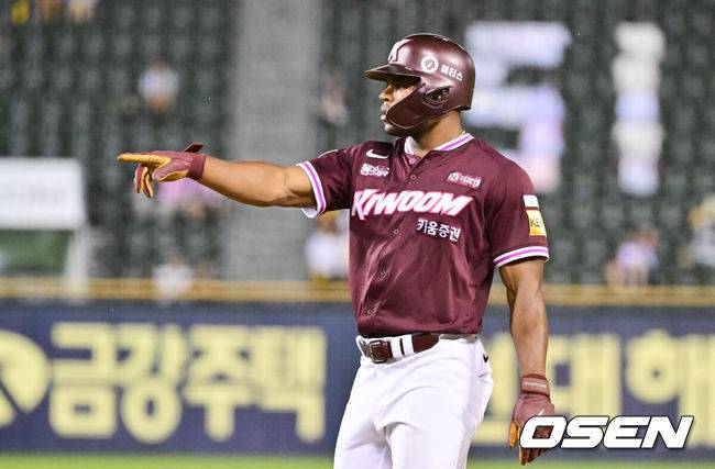 ‘치명적인 실책으로 자멸하다’ LG, 최하위 키움에 1점 차 패배…9회 스톤 결승타, 키움 7연패 탈출 [잠실 리뷰]