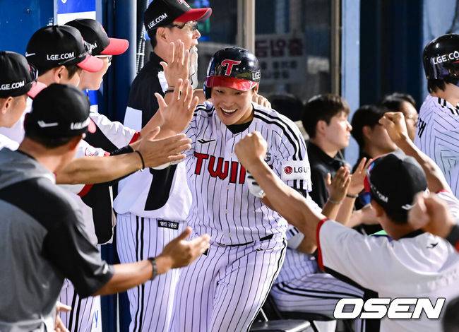 ‘치명적인 실책으로 자멸하다’ LG, 최하위 키움에 1점 차 패배…9회 스톤 결승타, 키움 7연패 탈출 [잠실 리뷰]