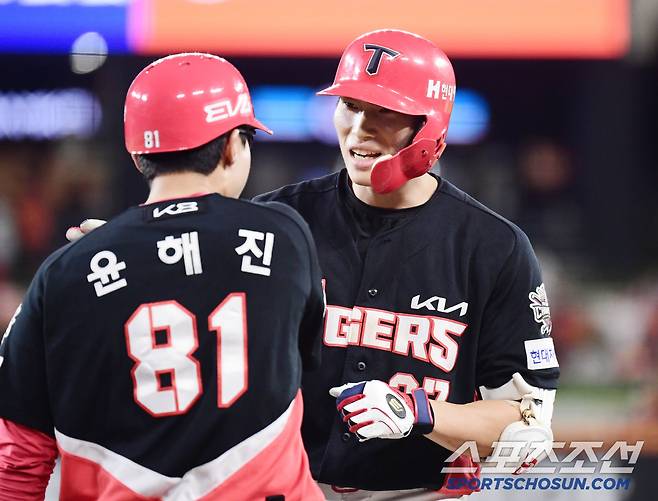 '이게 대전에서 일어난 현실 맞는가' 한화, 기적과 같은 9회 끝내기 대역전승...KIA, 충격의 4연패 [대전 현장]