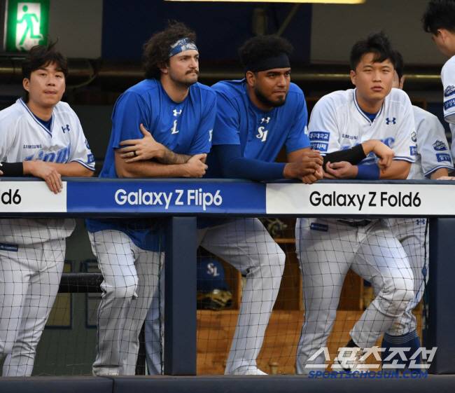 '韓 그립네' 무조건 재계약이었는데…'8실점 굴욕' 비운의 에이스, 김하성과 동료되기 참 힘들다