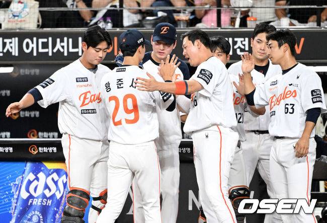 폰세처럼 던지겠다더니…진짜였네, 1위 독주 채비 갖춘 한화 '선발 황준서' 큰 날개까지 달았다