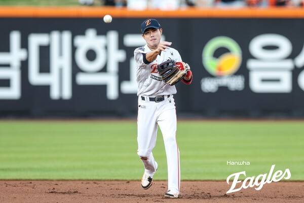 기다리고 기다렸습니다...'50억 FA가 살아났다!' 한화 심우준, 대반격의 신호탄 '7월 타율 0.417'