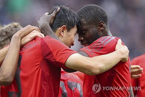 '초대박' 김민재 새 역사! 한국인 1호 바르셀로나 주전 된다…
