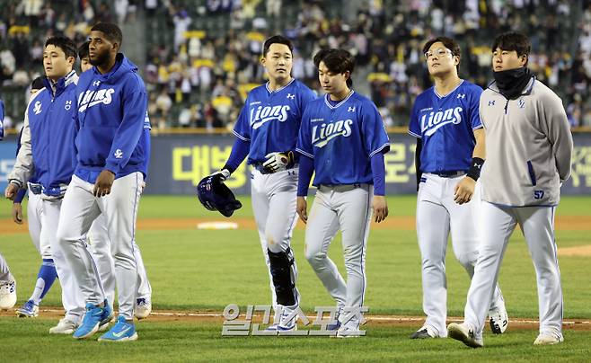 8·9·10위 최하위 만나 충격의 스윕패·스윕패, '5연패→4연패' 2년 연속 축제 못 즐기는 삼성 [IS 냉탕]