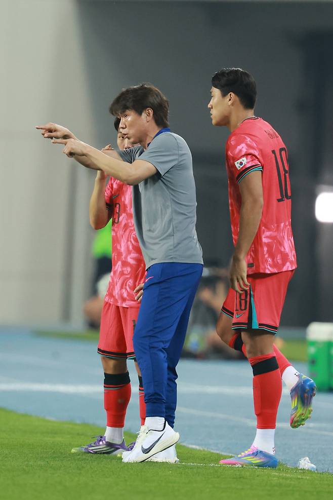 '중국 3-0 대파' 홍명보호, 홍콩과 동아시안컵 2차전...로테이션 적극 활용할까