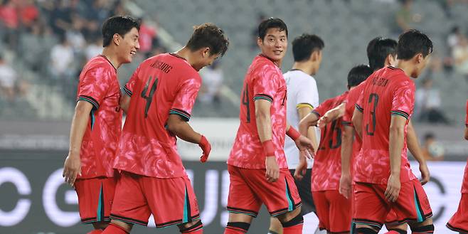 '중국 3-0 대파' 홍명보호, 홍콩과 동아시안컵 2차전...로테이션 적극 활용할까