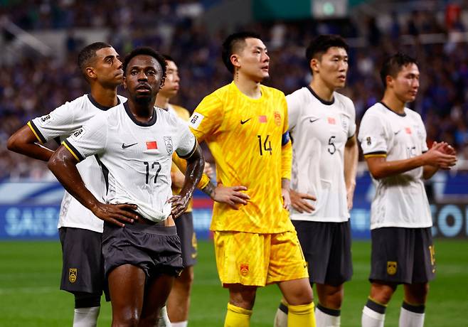 '0-7 대참사' 중국, 일본전 포기 수준...텐백 수비 전환→