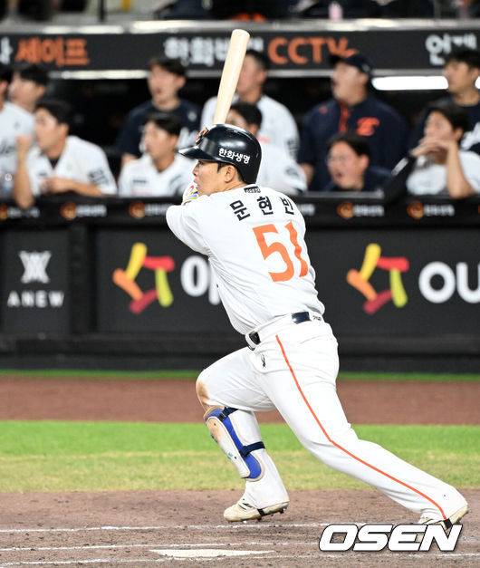 한화에 이런 '천재성 타자' 얼마 만인가, 점점 짧게 쥔 배트→10구 끝내기 안타…이 정도는 돼야 1위팀 3번 친다
