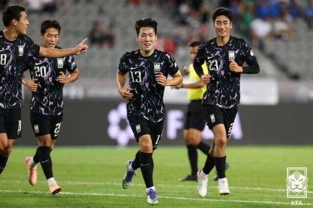 '일본보다 4골 적게 넣었다' 한국, 홍콩에 2-0 승리…강상윤-이호재 A매치 데뷔골 [MD현장]