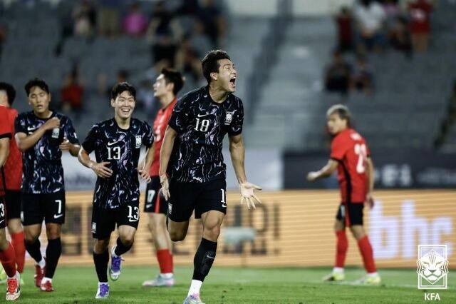 '일본보다 4골 적게 넣었다' 한국, 홍콩에 2-0 승리…강상윤-이호재 A매치 데뷔골 [MD현장]
