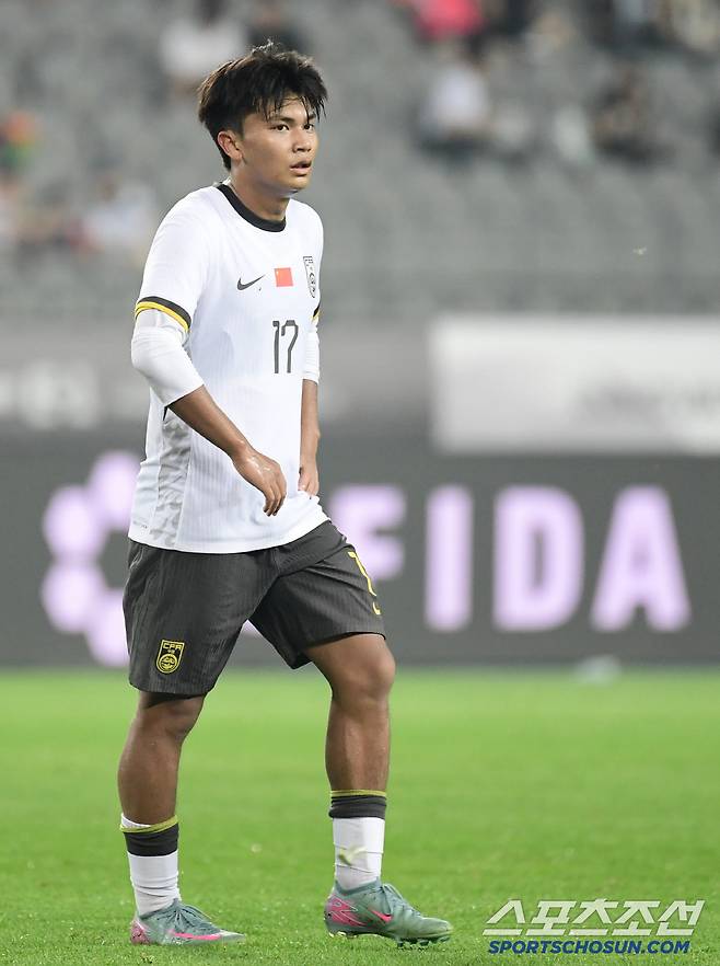축구 정말 못하는 중국, 불쌍해 죽겠다...'147위' 최약체 홍콩마저 무서워하네