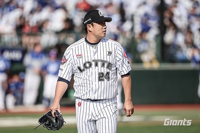 '끝내 병원까지 갔다' 롯데서 12승 38홀드 쌓은 방출신화, 그 누가 그에게 돌을 던지랴